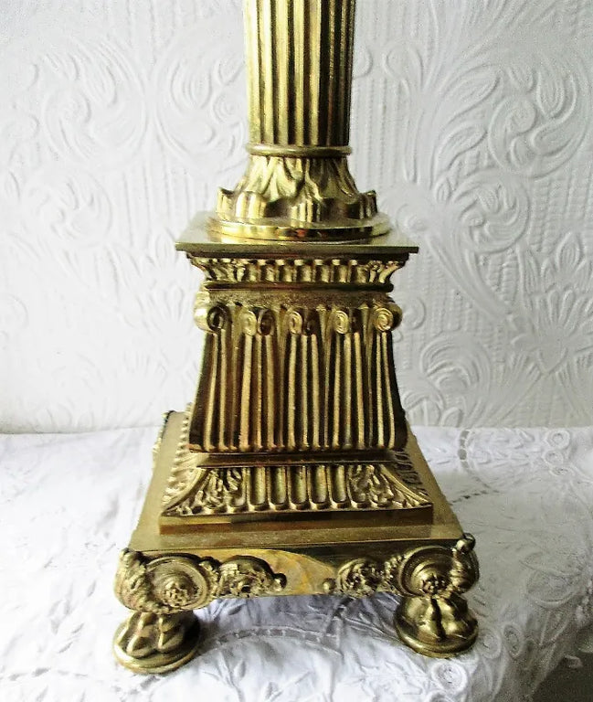 Antique English Victorian Brass Banqueting Oil Lamp