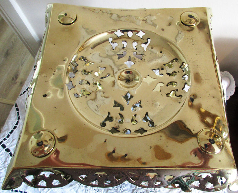 Brass Two Tier Trivet 1e