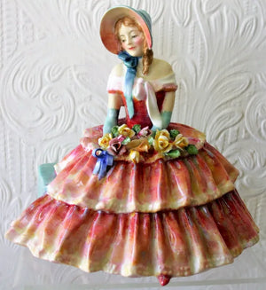 Vintage Royal Doulton Porcelain Figurine "Day Dreams" ~ HN 1944