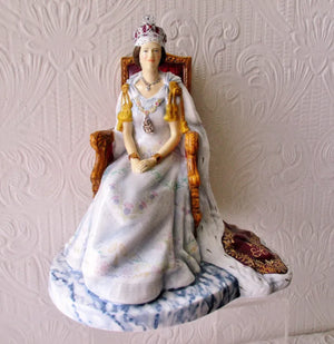 Royal Doulton Porcelain Figurine ~ "Diamond Jubilee" ~ HN 5582 ~ Rare Colour