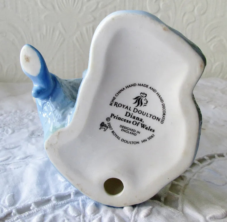 Royal Doulton Porcelain Figurine  Diana Princess of Wales  HN 5061