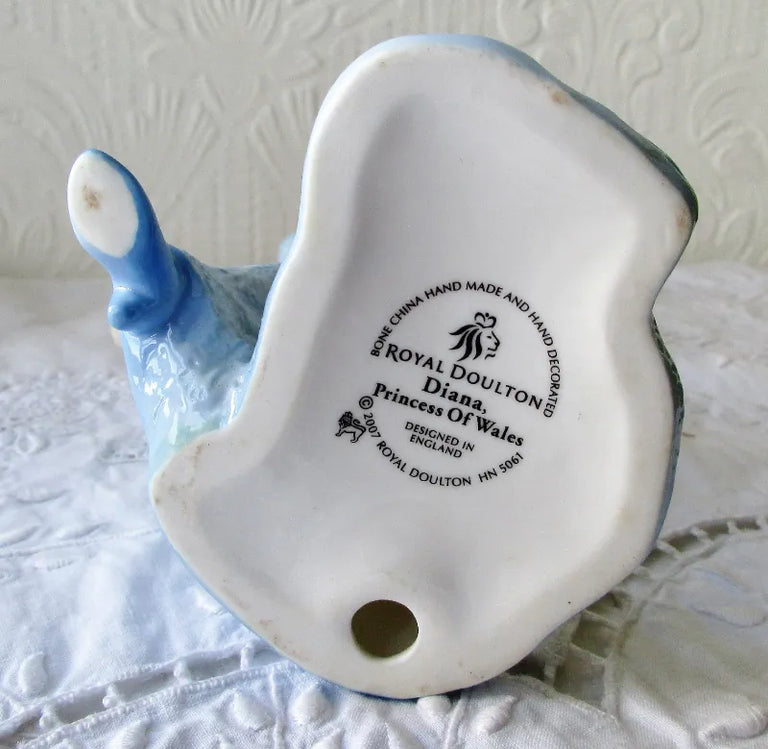 Royal Doulton Porcelain Figurine  Diana Princess of Wales  HN 5061