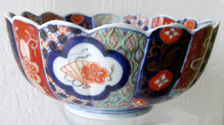 Antique Japanese Meiji Period Imari Scallop Edged Porcelain Bowl