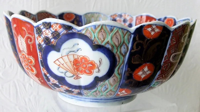 Antique Japanese Meiji Period Imari Scallop Edged Porcelain Bowl