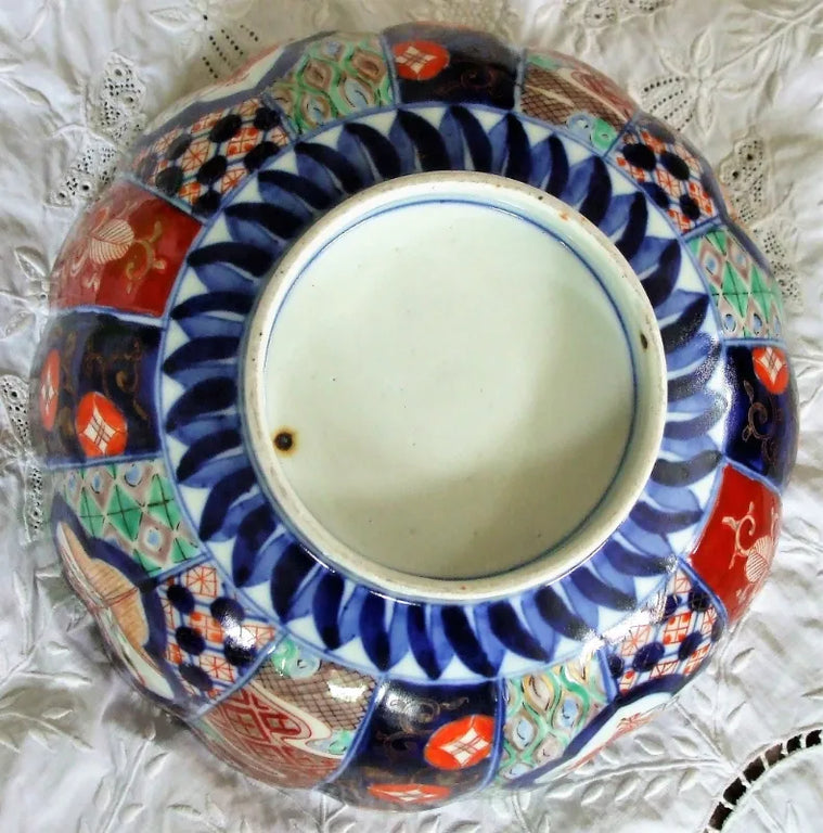 Antique Japanese Meiji Period Imari Scallop Edged Porcelain Bowl