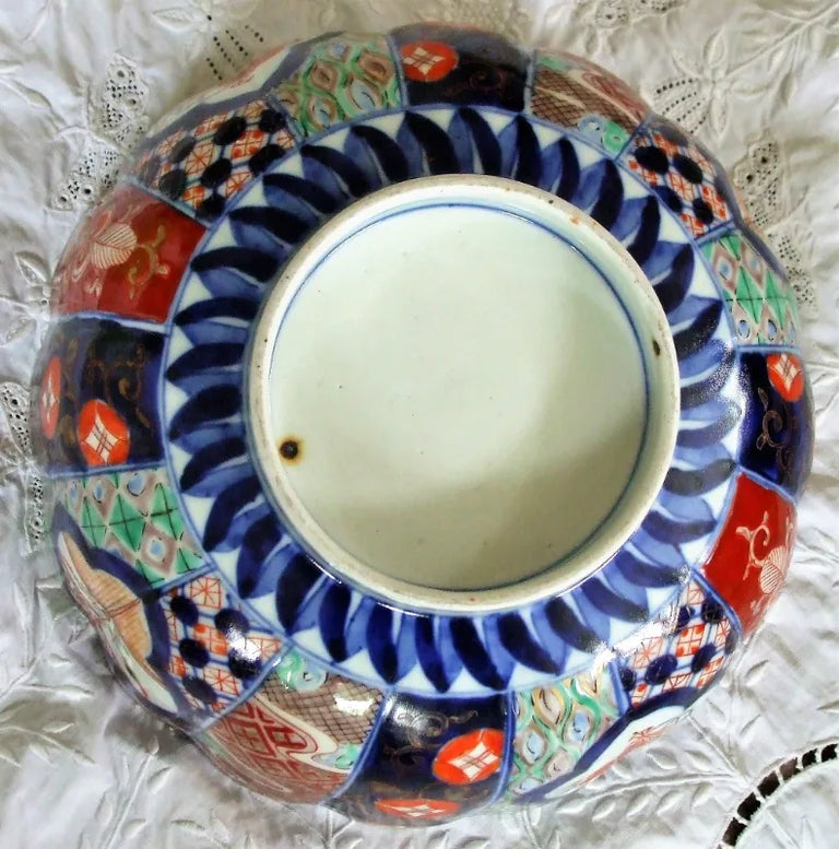 Antique Japanese Meiji Period Imari Scallop Edged Porcelain Bowl