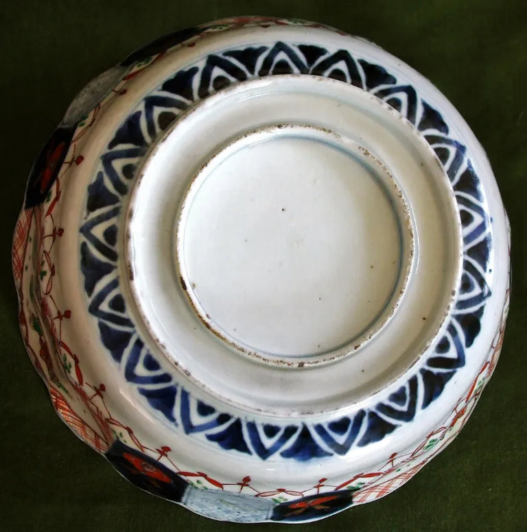Antique Japanese Imari Scallop Edge Porcelain Bowl