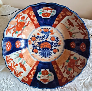 Antique Japanese Meiji Period Imari Scallop Edged Porcelain Bowl