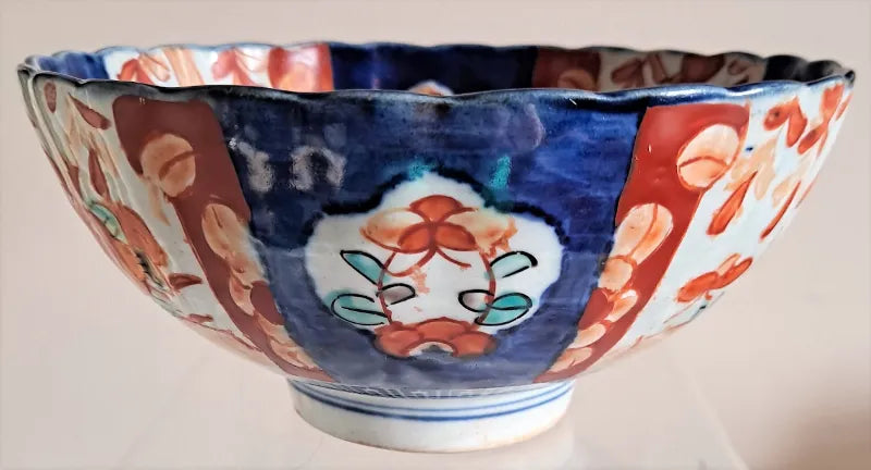 Antique Japanese Meiji Period Imari Scallop Edged Porcelain Bowl
