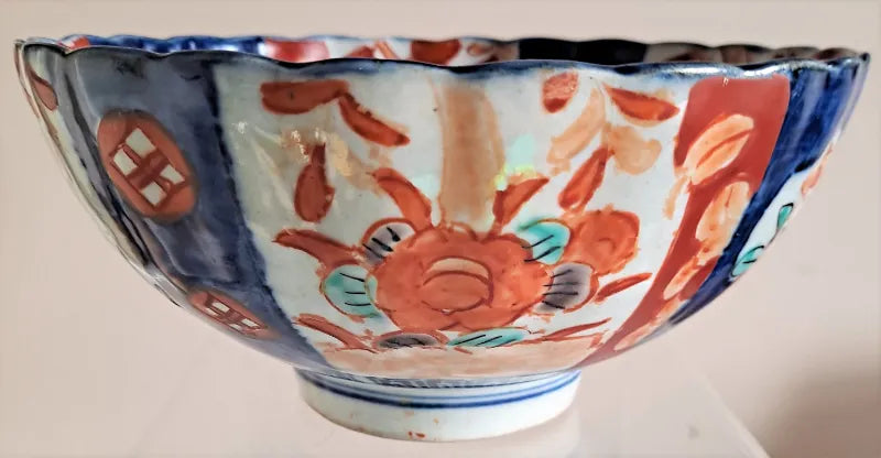 Antique Japanese Meiji Period Imari Scallop Edged Porcelain Bowl