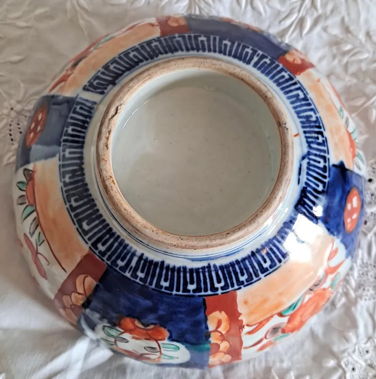 Antique Japanese Meiji Period Imari Scallop Edged Porcelain Bowl