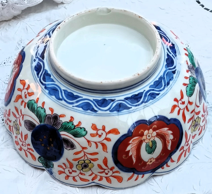 Antique Japanese Meiji Period Imari Scallop Edged Porcelain Bowl