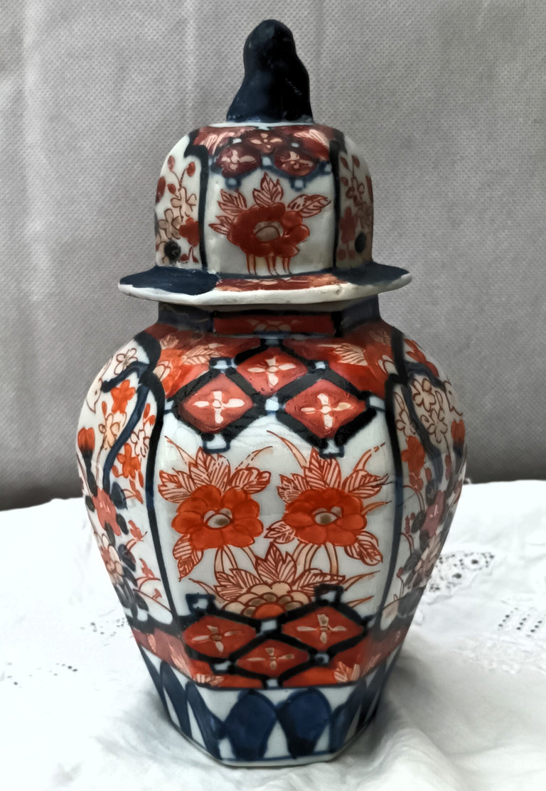 Imari Vase and Cover 3b