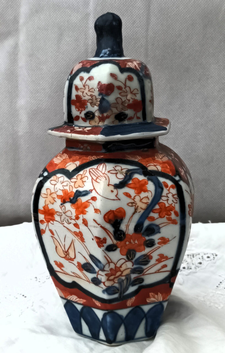 Imari Vase and Cover 3c