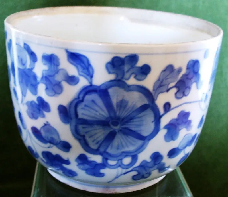 Antique Chinese K'ang Hsi Blue & White Porcelain Pot
