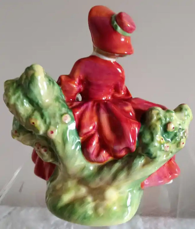 ロイヤルドルトンLydia Vintage Royal Doulton Porcelain Figurine ~ ロイヤルドルトンLydia Vintage Royal Doulton Porcelain Figurine ~