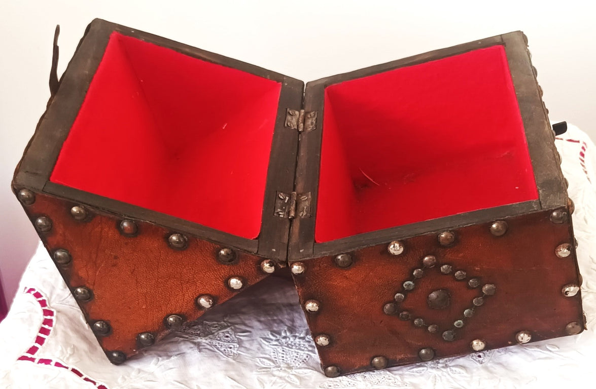 Antique Georgian Leather-bound Casket / Chasse