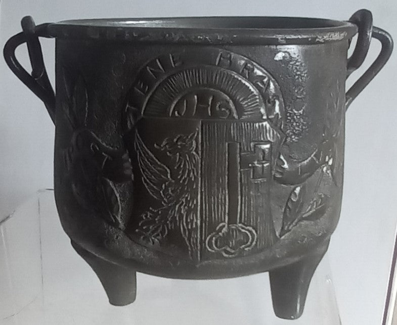 Miniature Pewter Cauldron 1b