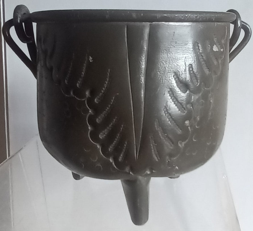 Miniature Pewter Cauldron 1d
