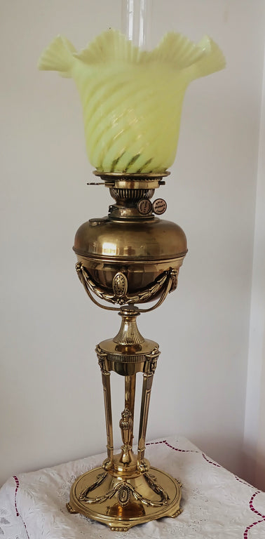 Antique English Victorian Brass Oil Lamp