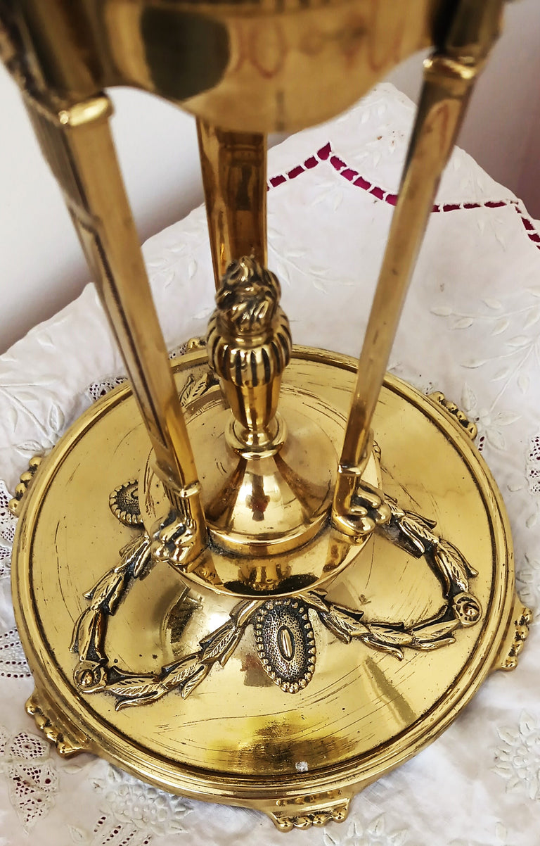 Antique English Victorian Brass Oil Lamp