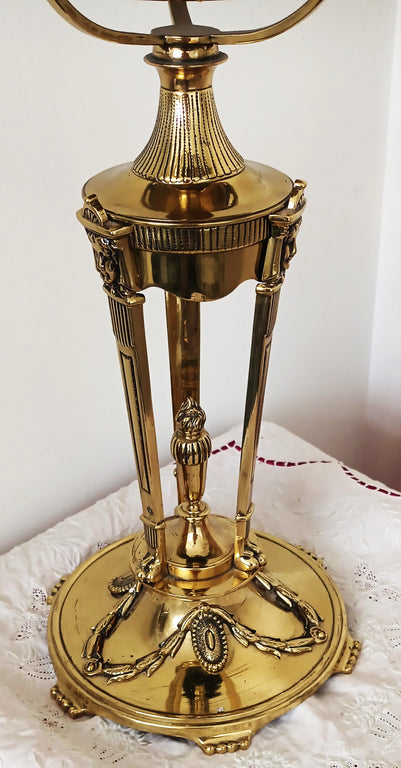 Antique English Victorian Brass Oil Lamp