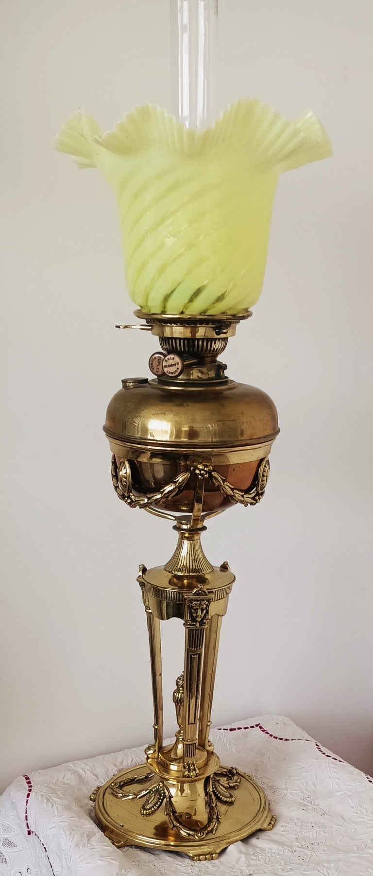 Antique English Victorian Brass Oil Lamp