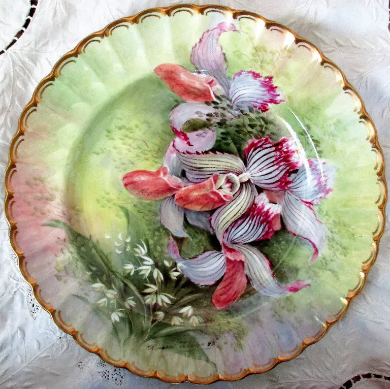 Porcelain Cabinet Plate ~ 