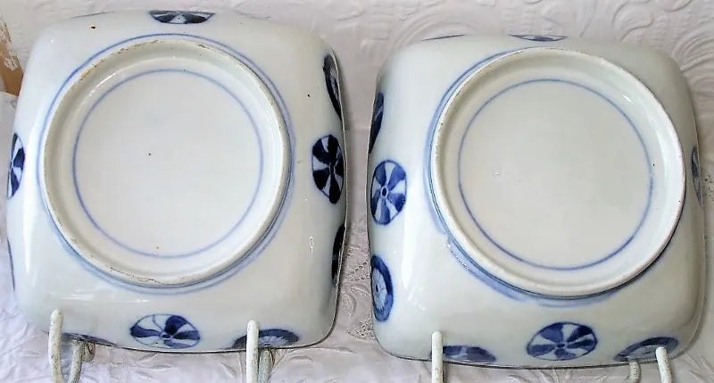 Pair of Antique Japanese Meiji Period Imari Porcelain Dishes