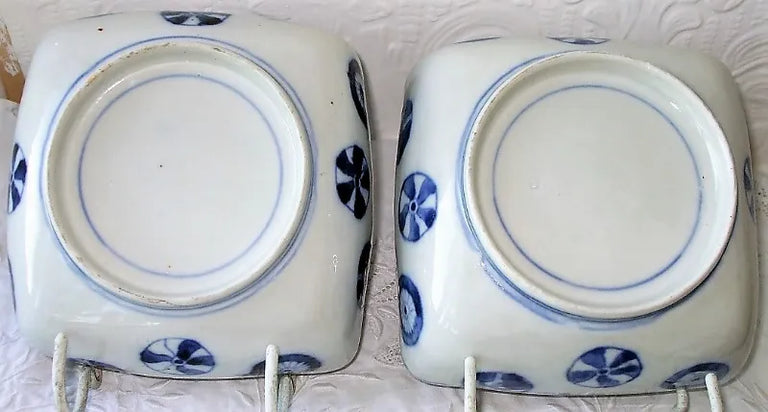 Pair of Antique Japanese Meiji Period Imari Porcelain Dishes