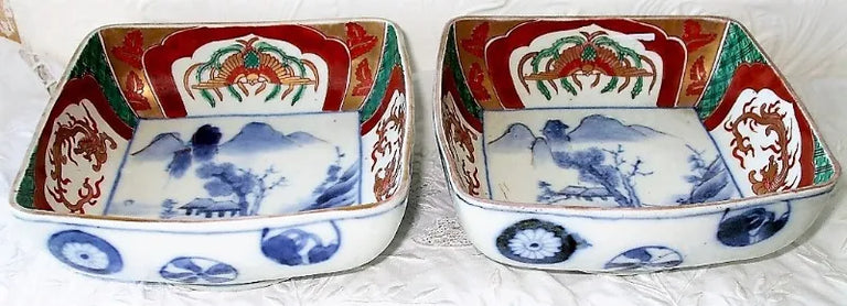 Pair of Antique Japanese Meiji Period Imari Porcelain Dishes