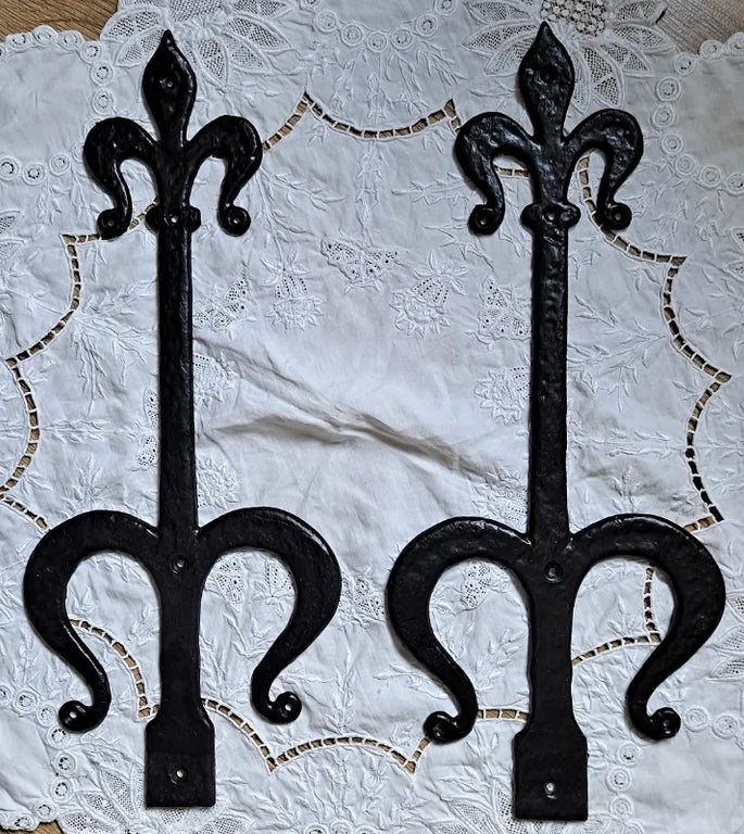 Pair-of-Wrought-Iron-Hinges-2a1050x1177