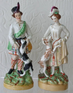 Pair Kent Figures