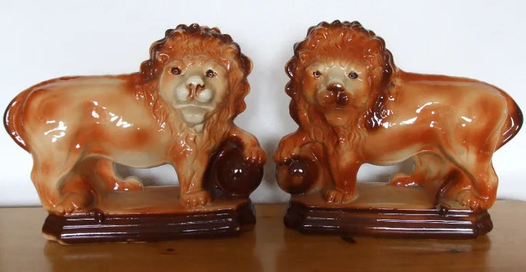 Pair Staffordshire Lions