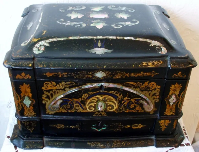 Antique English Victorian Papier-mâché  Ladies Jewellery Casket