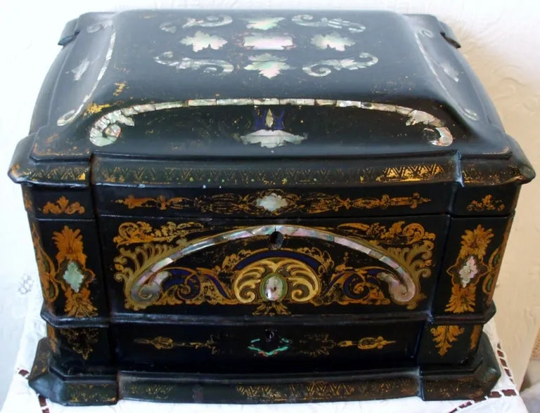 Antique English Victorian Papier-mâché  Ladies Jewellery Casket