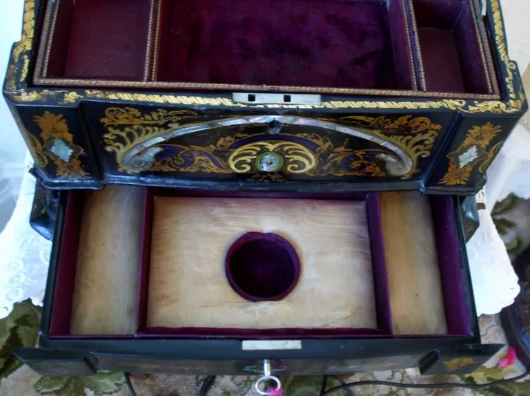 Antique English Victorian Papier-mâché  Ladies Jewellery Casket