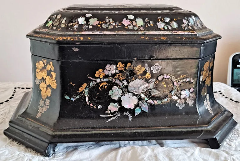 Antique English Victorian Papier-mâché Tea Caddy