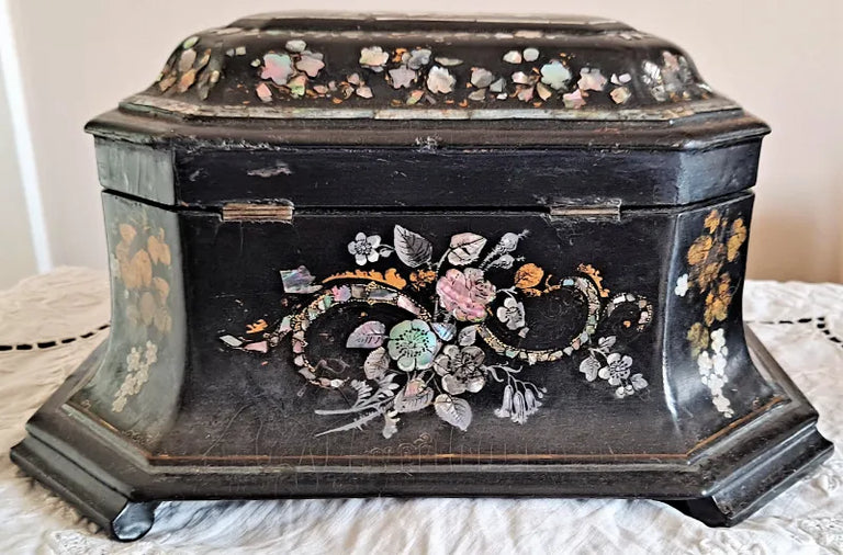 Antique English Victorian Papier-mâché Tea Caddy