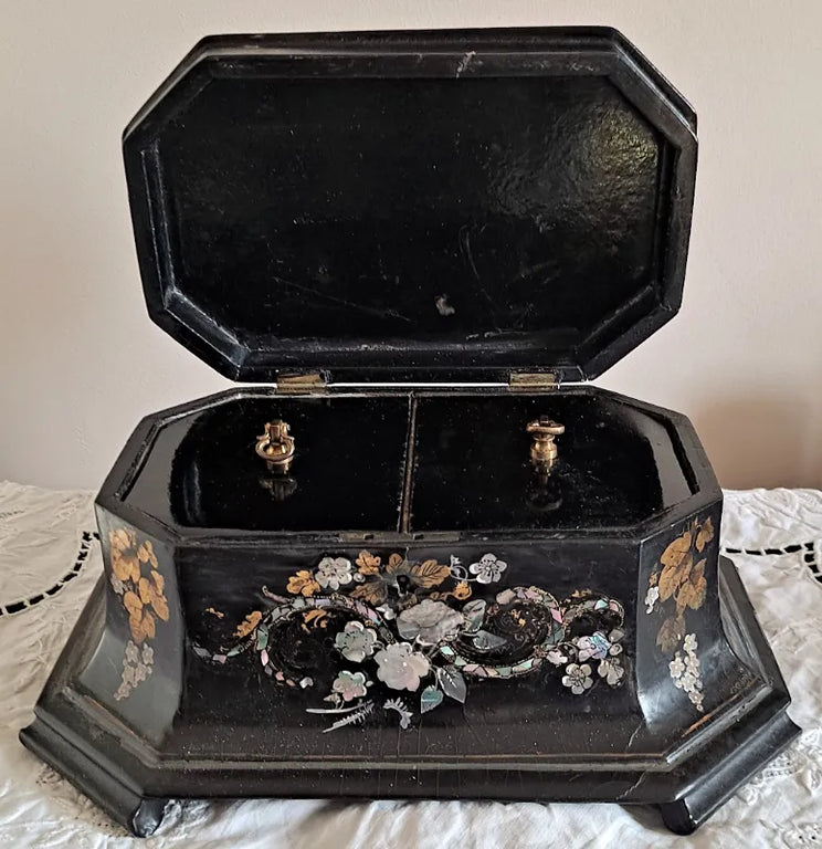 Antique English Victorian Papier-mâché Tea Caddy