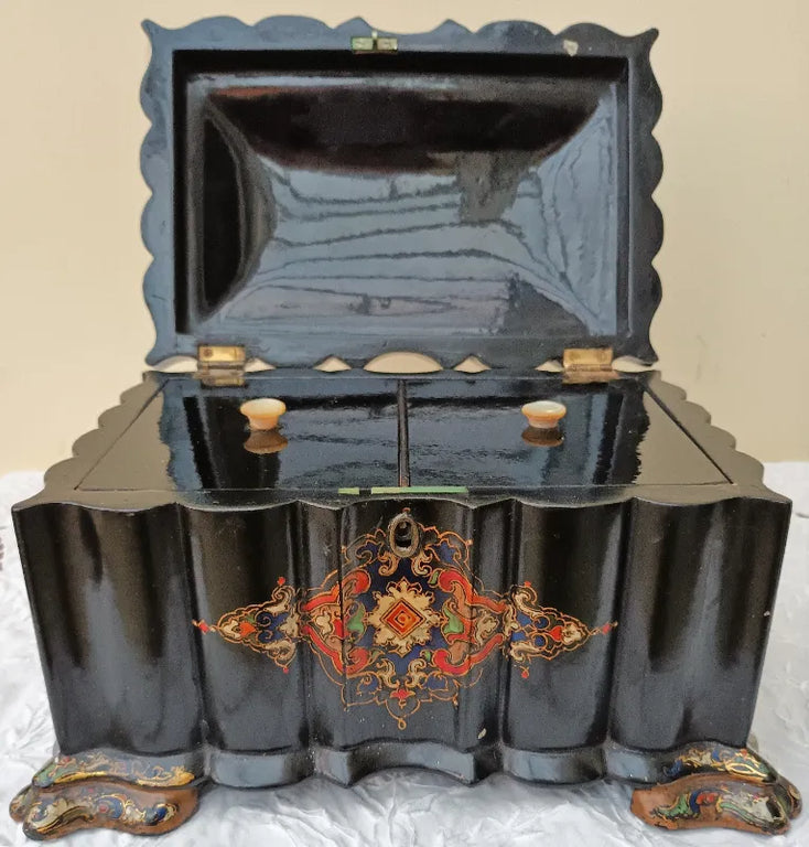 Antique English Victorian Papier-mâché Tea Caddy