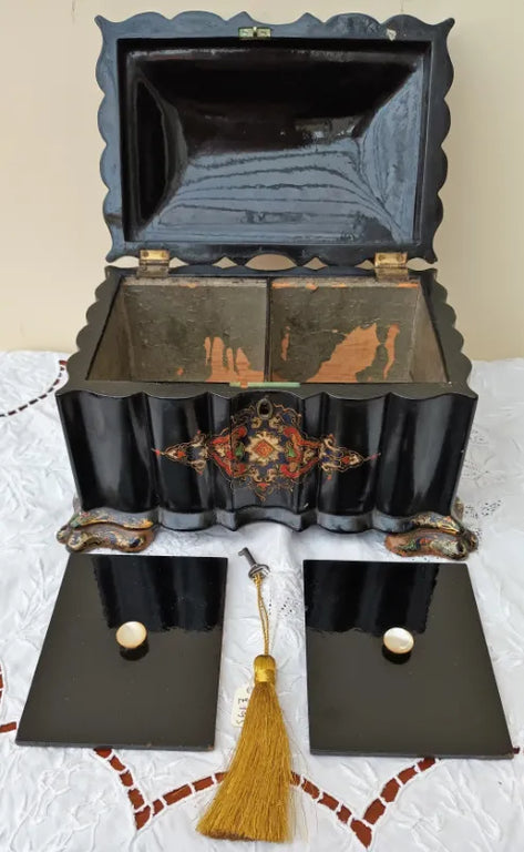 Antique English Victorian Papier-mâché Tea Caddy