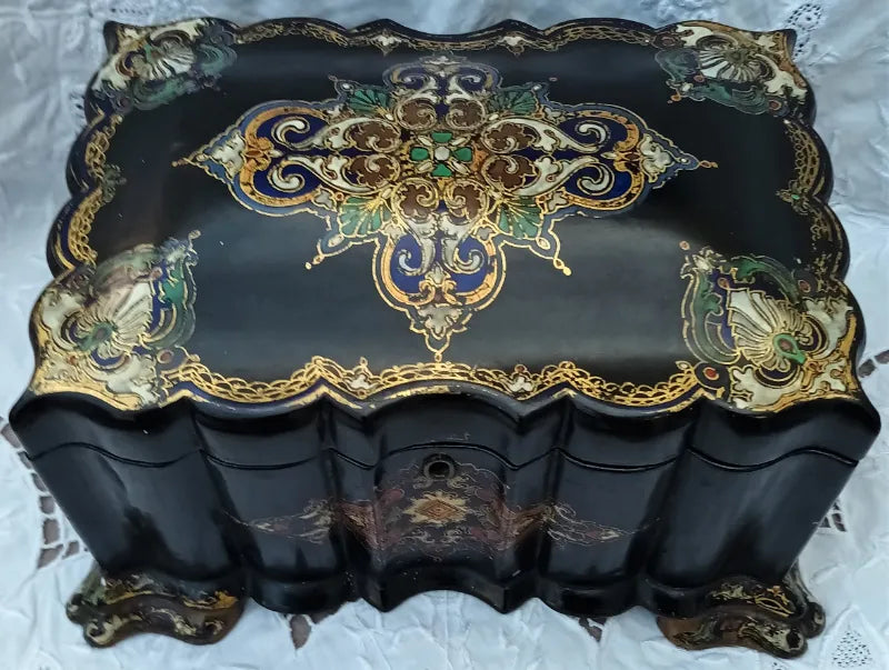 Antique English Victorian Papier-mâché Tea Caddy