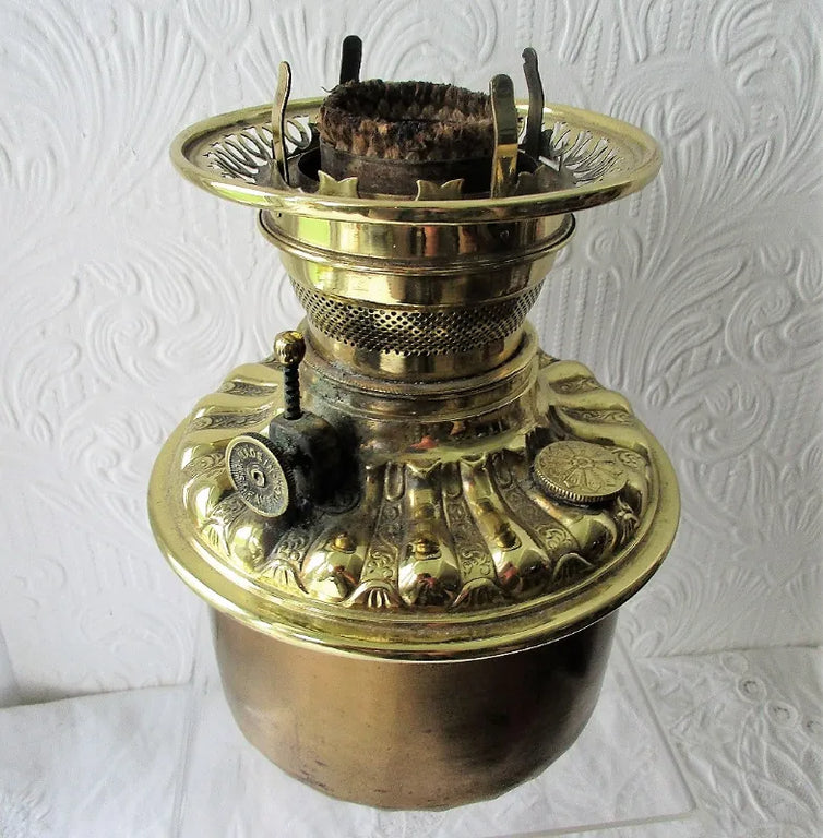 Antique Victorian Anglo-American Porcelain Figural Oil Lamp