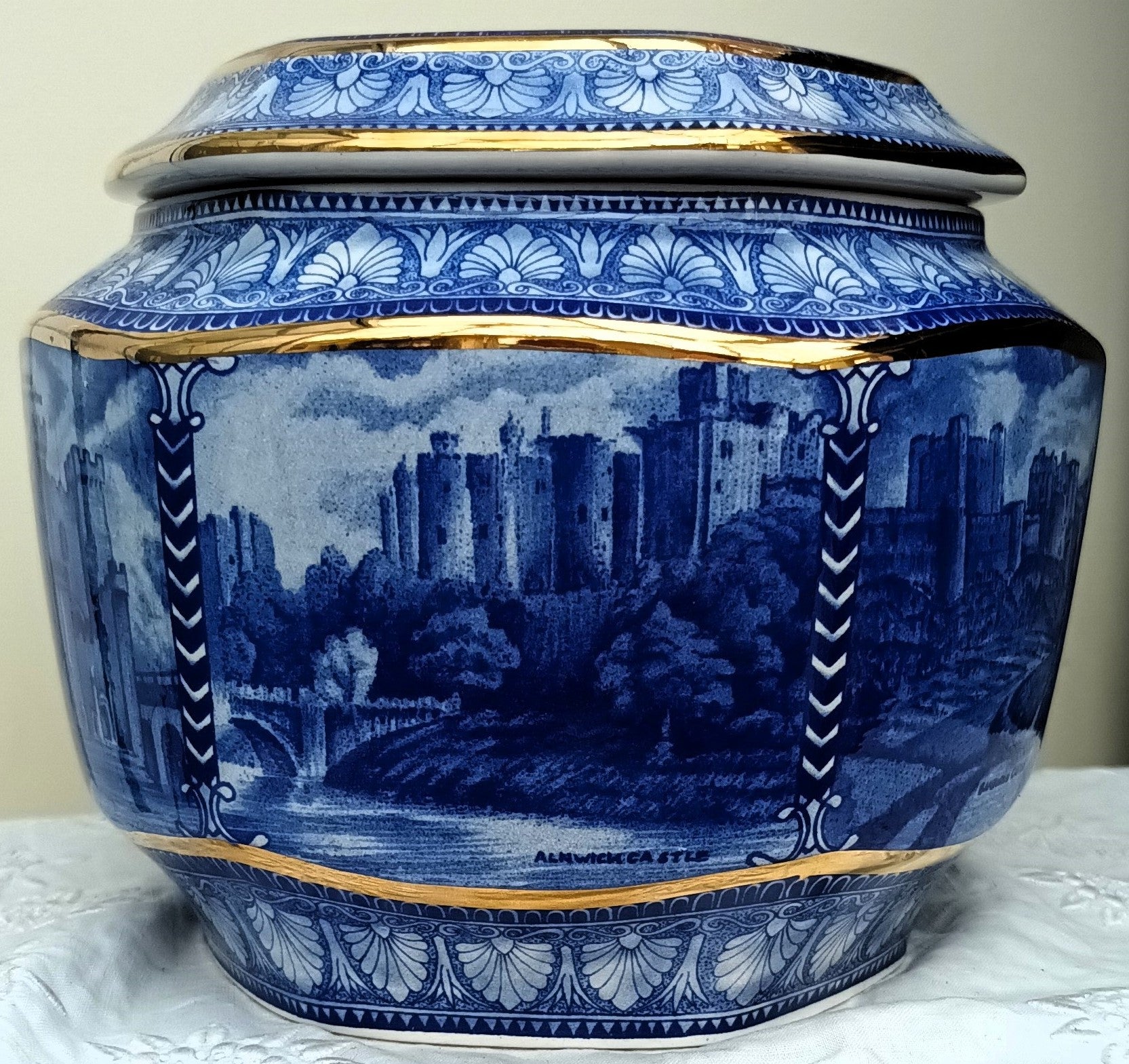 Wade / Ringtons Blue & White Transfer Ware Millenium 2000 