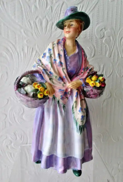 Vintage Royal Doulton Porcelain Figurine ~ "Romany Sue" ~ HN 1758