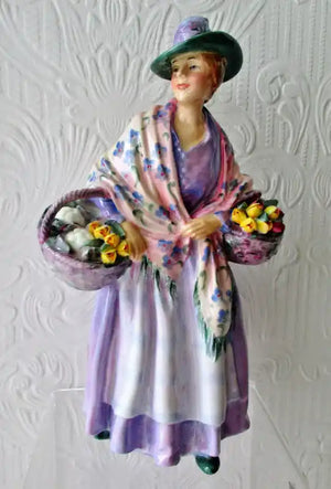 Vintage Royal Doulton Porcelain Figurine ~ "Romany Sue" ~ HN 1758