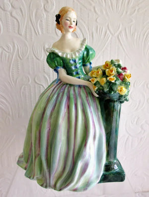 Vintage Royal Doulton Porcelain Figurine ~ "Roseanna" ~ HN 1921