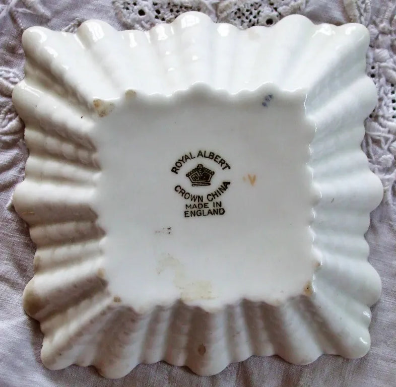 Vintage Royal Albert Edward VIII - Niagara Falls Commemorative Pin Dish