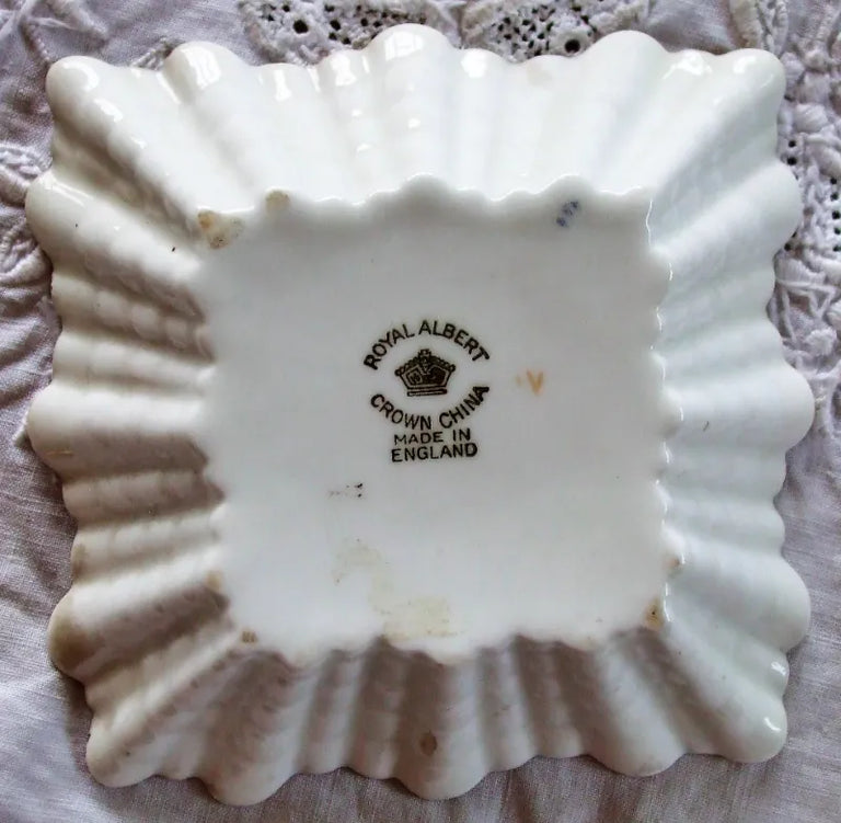Vintage Royal Albert Edward VIII - Niagara Falls Commemorative Pin Dish